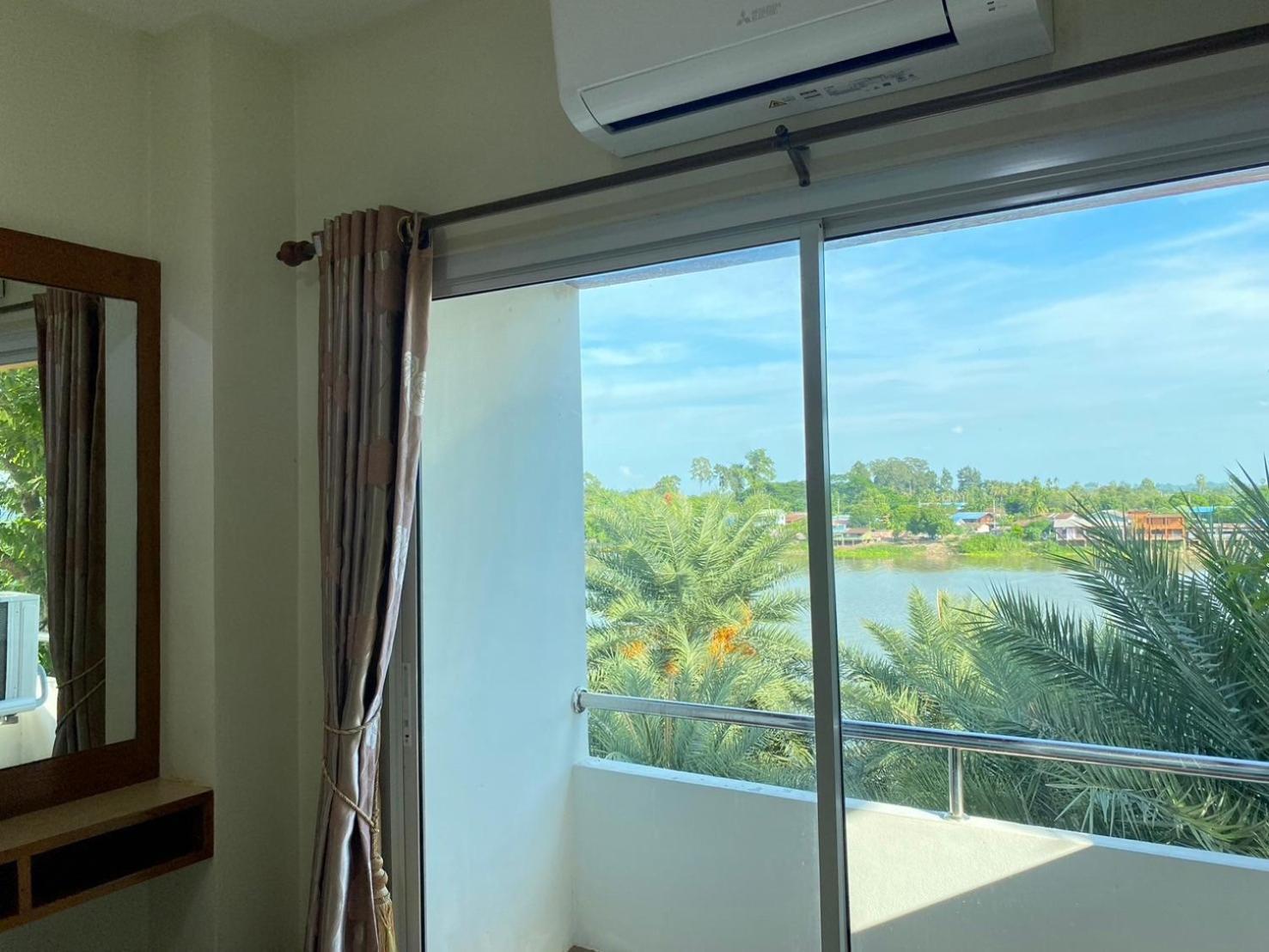 Chaophayathara Riverside Hotel Chainat Luaran gambar